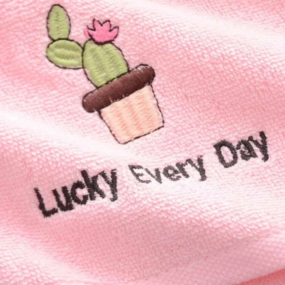 {NWOT} Set of 2 Cactus Embroidered Face Towels